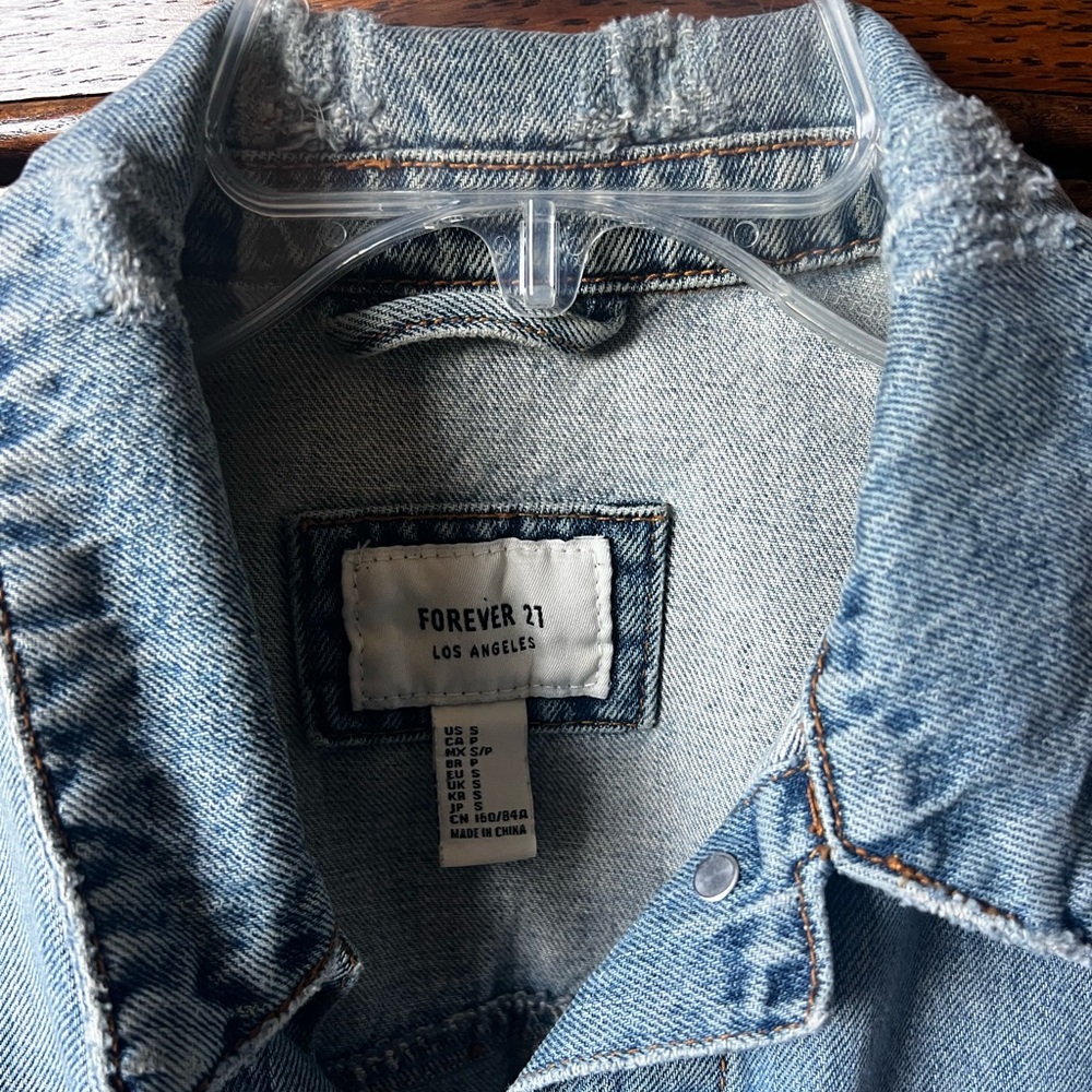 CLEARANCE Women’s Small Blue Jean Jacket - Picture 4 of 8